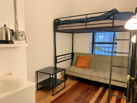 Top performing Airbnb: Private room with Shared bath on Union Square 4 in Gramercy