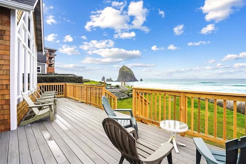Seahorse - Beachfront!