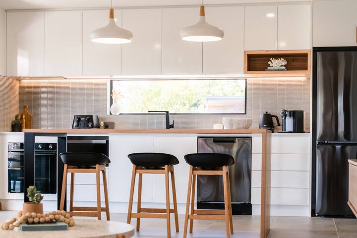 Beach Walk on Alfred gallery image 4