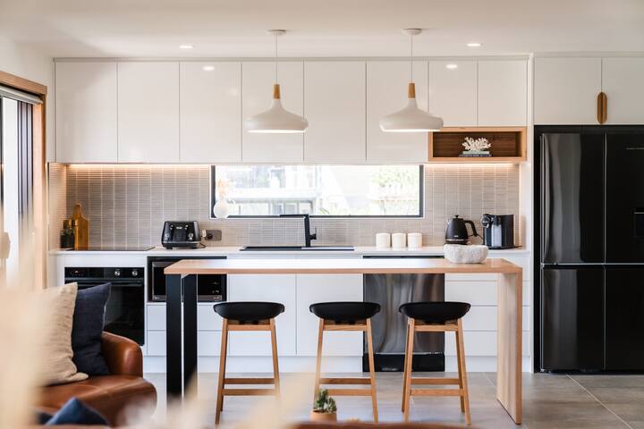 Beach Walk on Alfred gallery image 2