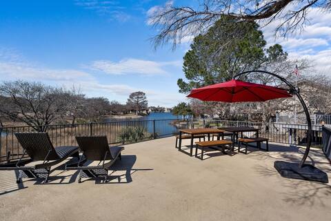 Horseshoe Bay Waterfront + Pool +Game Room - Lucy