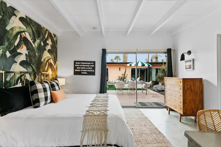 Dizajn će se razlikovati od sobe do sobe. Ovo možda nije soba koju dobivate kad stignete, ali će biti sličnog dizajna.