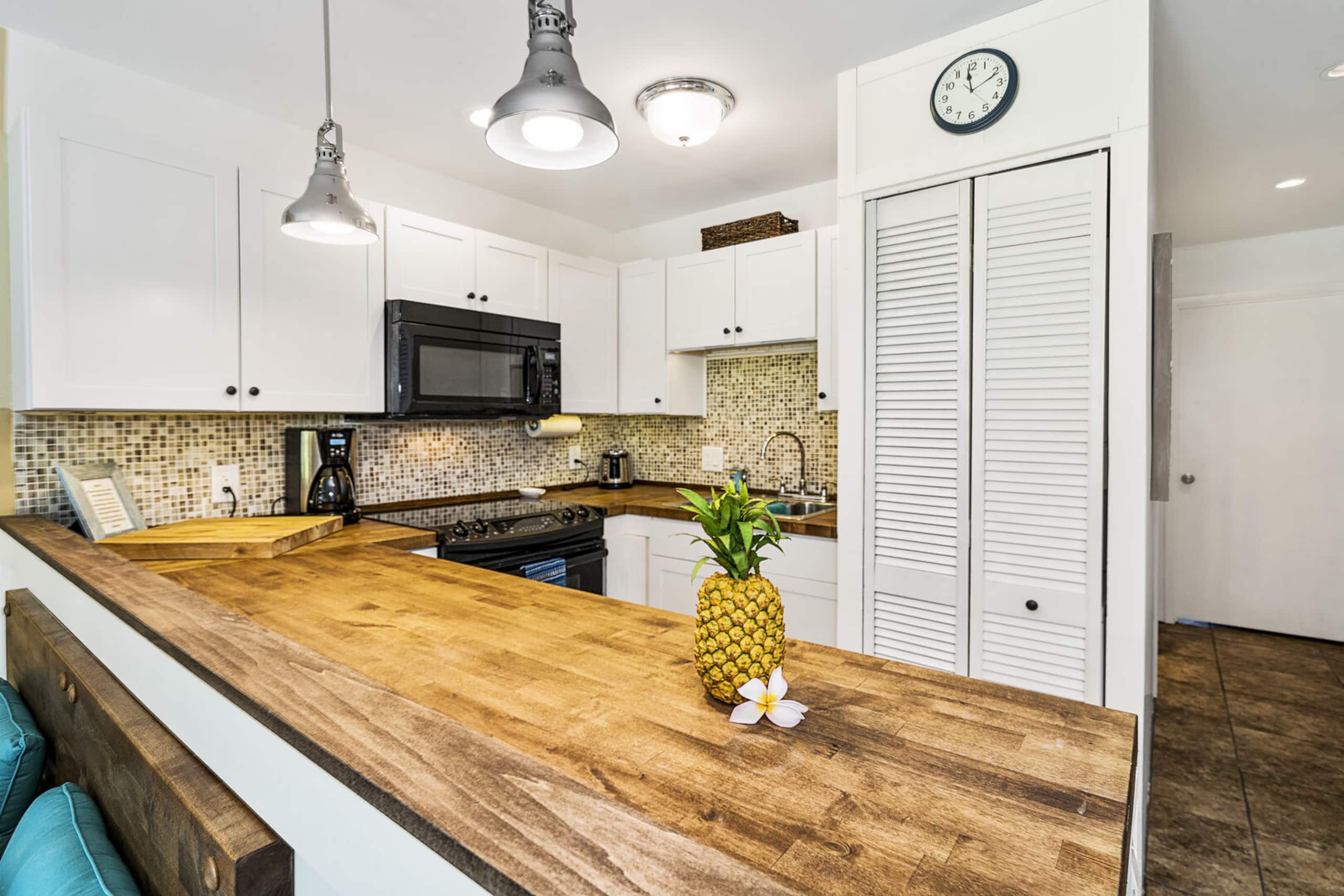 Condo in Kailua-Kona · ★4.78 · 1 bedroom · 2 beds · 1 private bath - Image 4