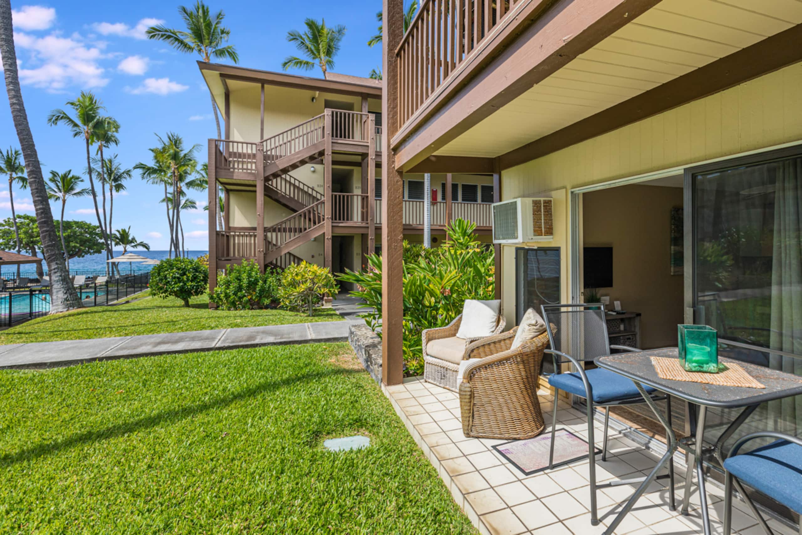 Condo in Kailua-Kona · ★4.78 · 1 bedroom · 2 beds · 1 private bath - Image 14