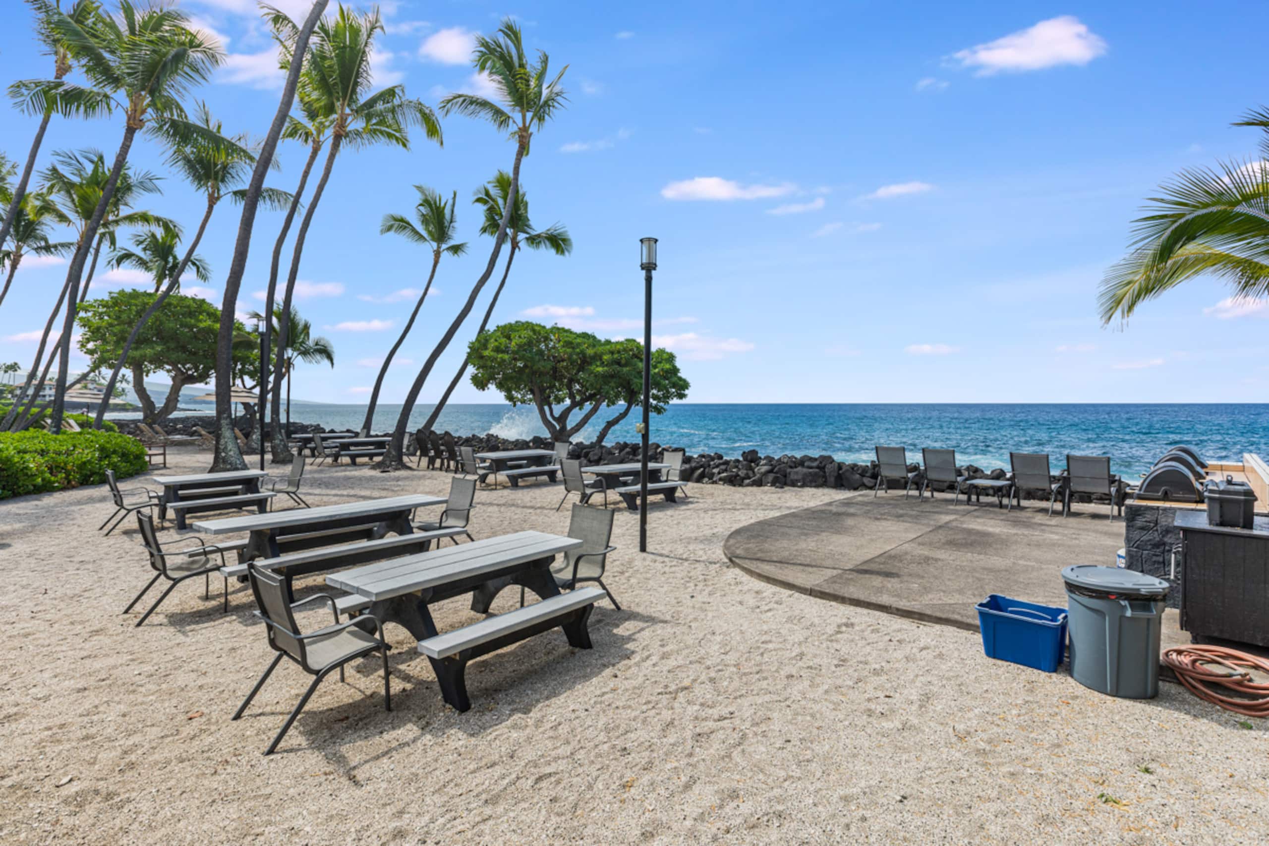 Condo in Kailua-Kona · ★4.78 · 1 bedroom · 2 beds · 1 private bath - Image 10