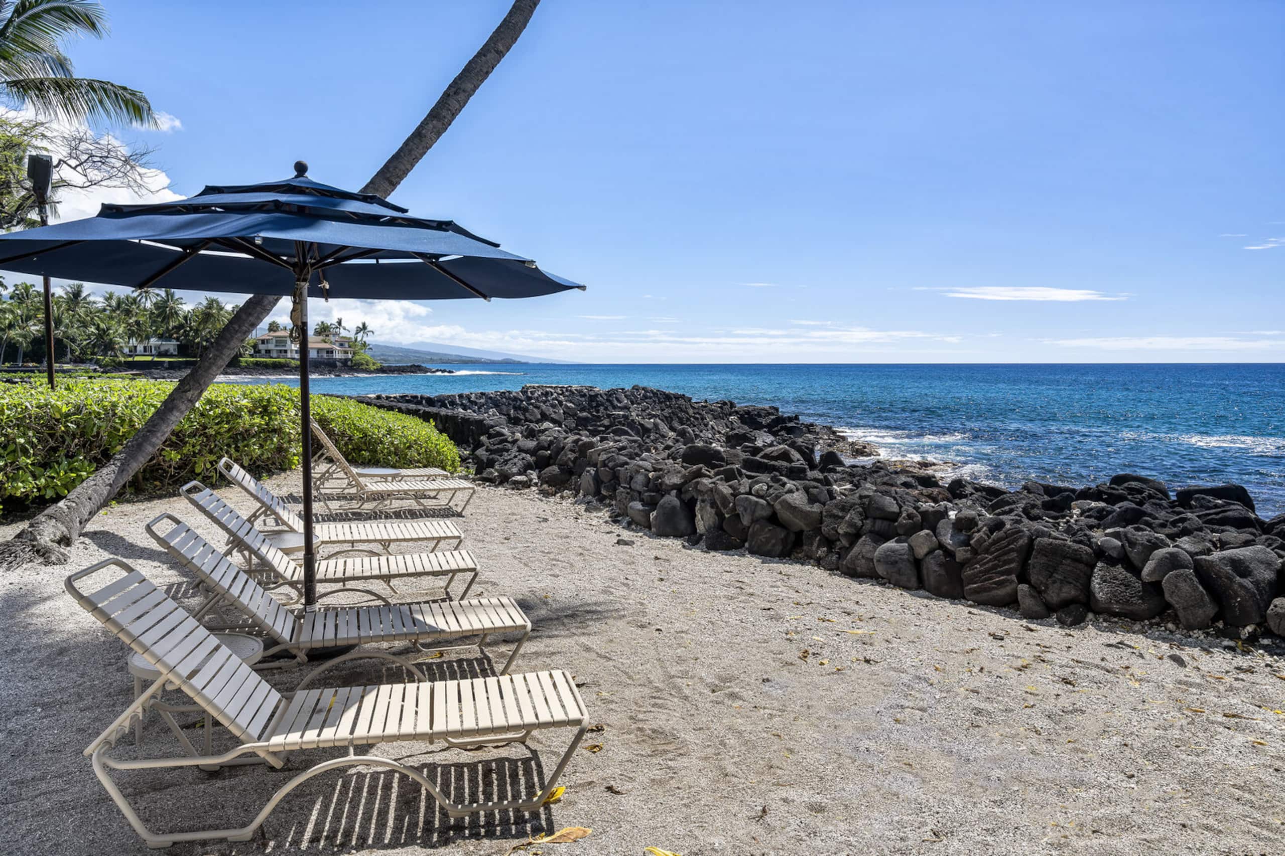 Condo in Kailua-Kona · ★4.78 · 1 bedroom · 2 beds · 1 private bath - Image 12