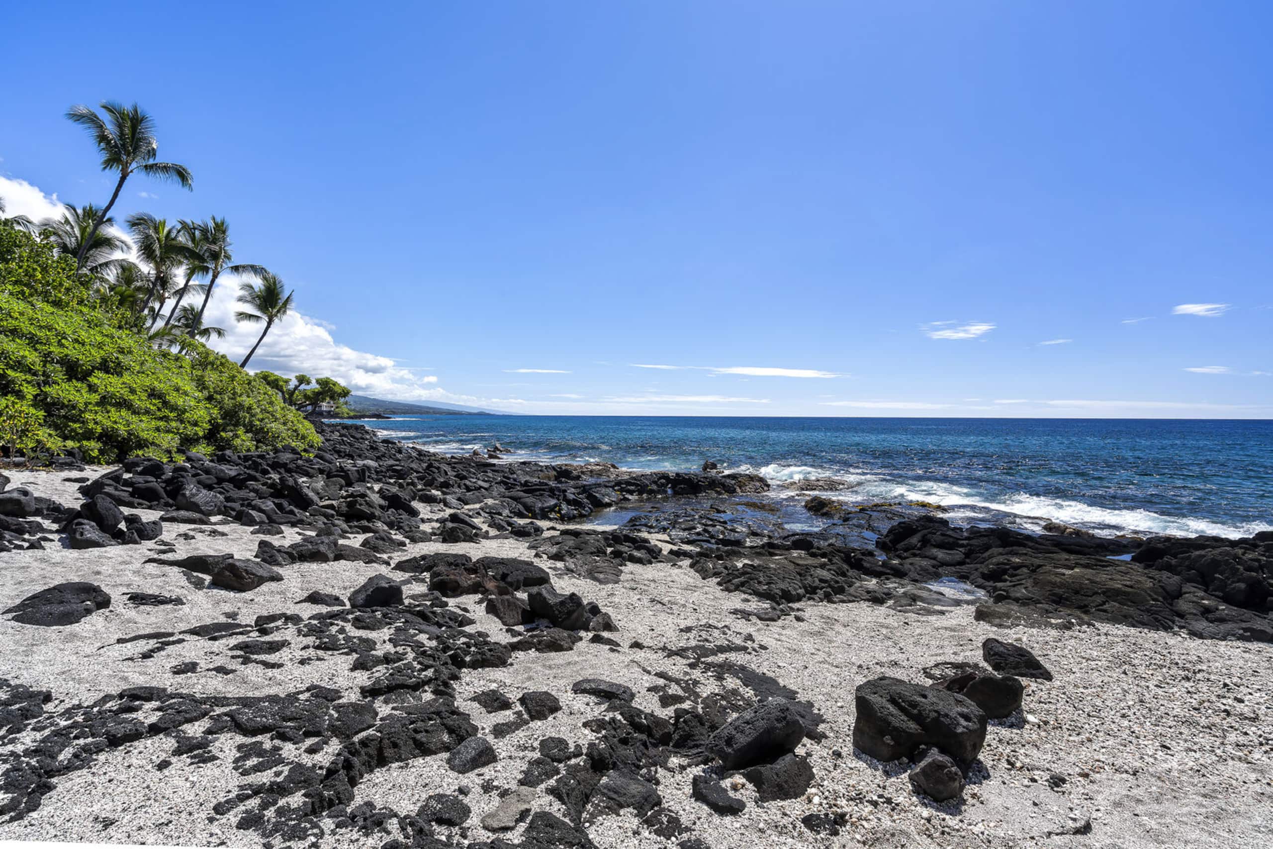 Condo in Kailua-Kona · ★4.78 · 1 bedroom · 2 beds · 1 private bath - Image 27
