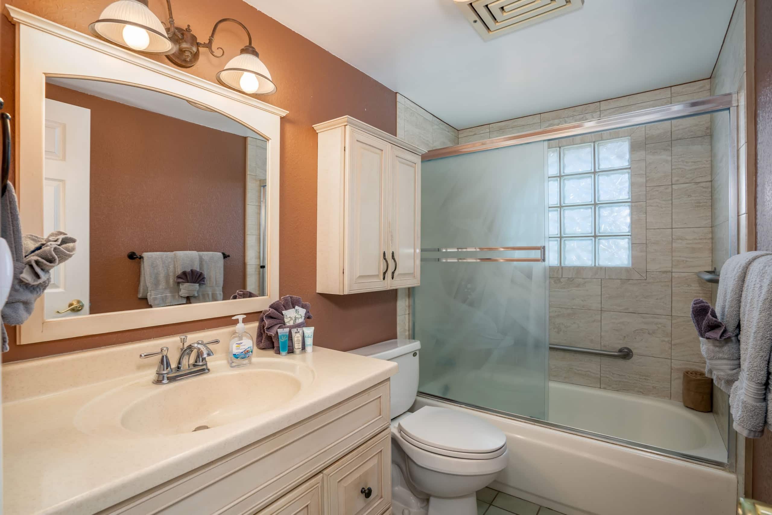 Condo in Kihei · ★4.82 · 3 bedrooms · 4 beds · 2 baths - Image 25