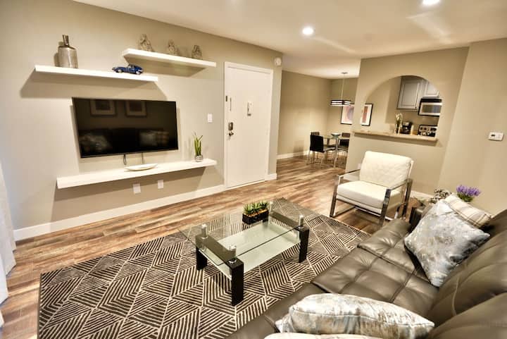 Lux 1br Condo W/full Kitchen And Laundry In Unit - 패러다이스