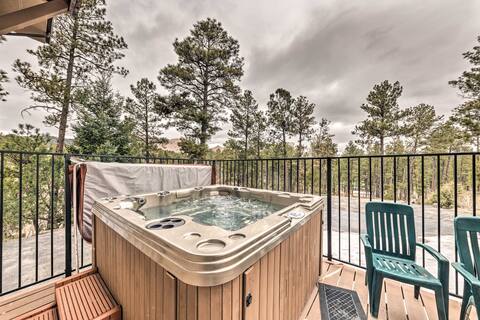 ‘Casa Ruidoso’ Cabin: Hot Tub, Views & Pool Table!