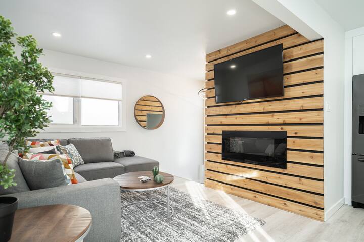 River Heights+Striking 4 Bdr Home+Parking(759) gallery image 5