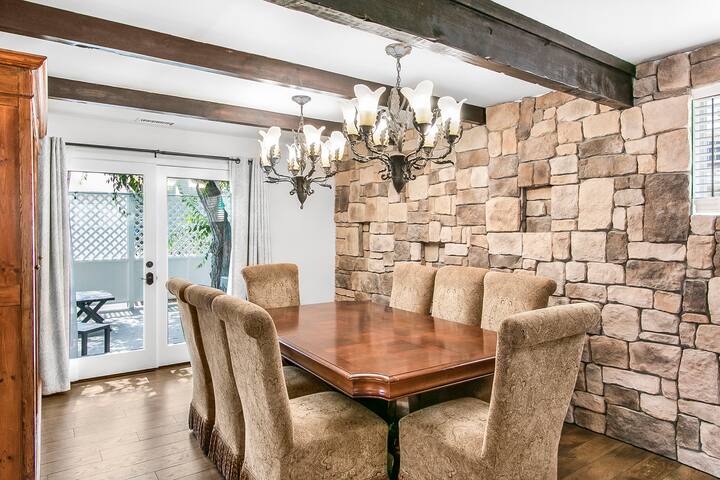 316MAR – Modern Avalon house, AC, WIFI, Golf Cart gallery image 4