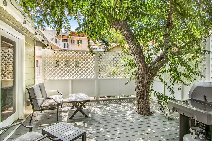 316MAR – Modern Avalon house, AC, WIFI, Golf Cart gallery image 3