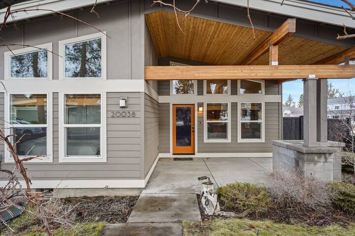 Guest favorite listing in Bend