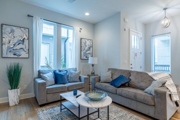 Music City Home Close 2 Downtown gallery image 2