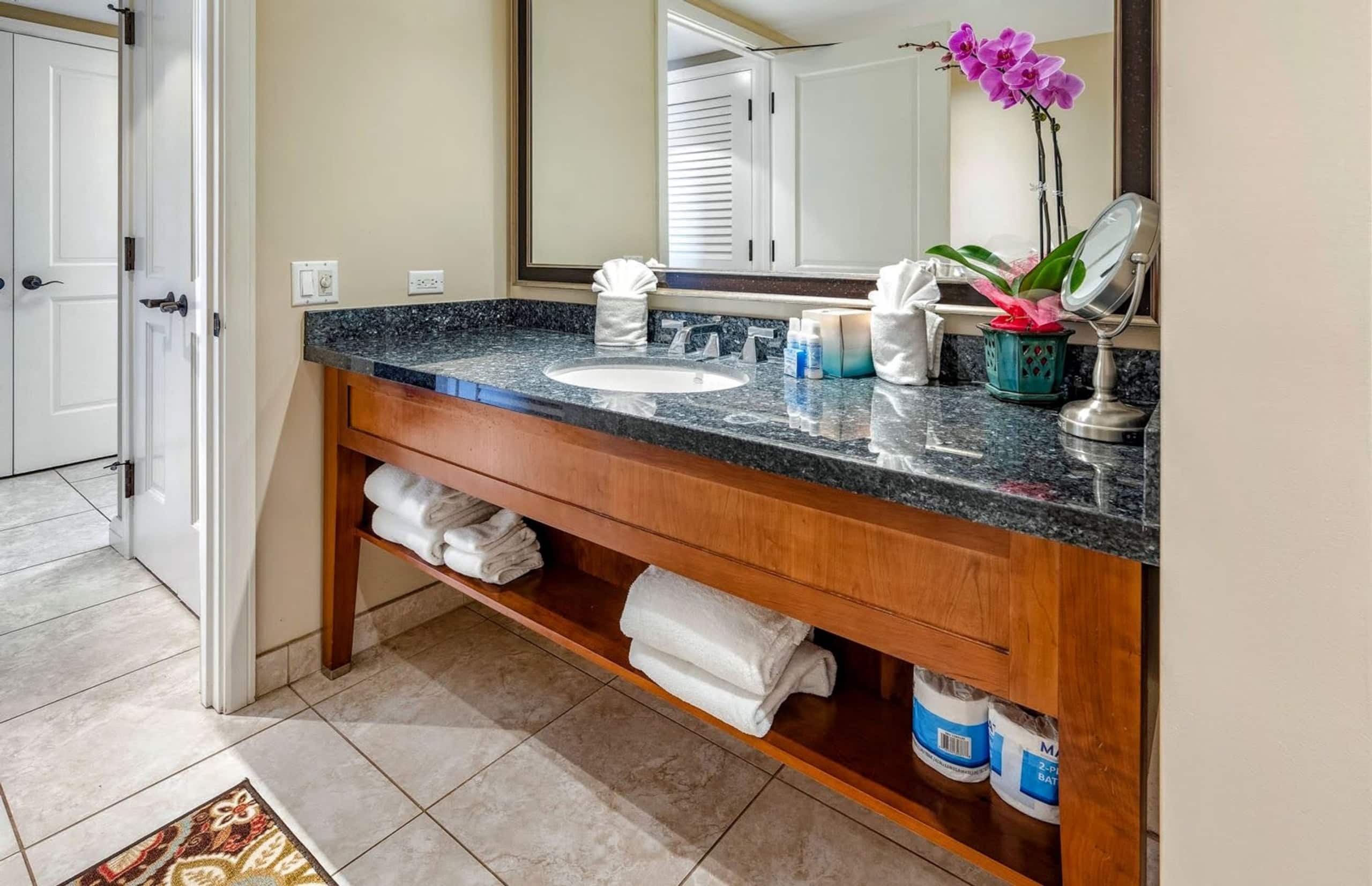 Condo in Lahaina · ★4.68 · Studio · 3 beds · 1 bath - Image 19