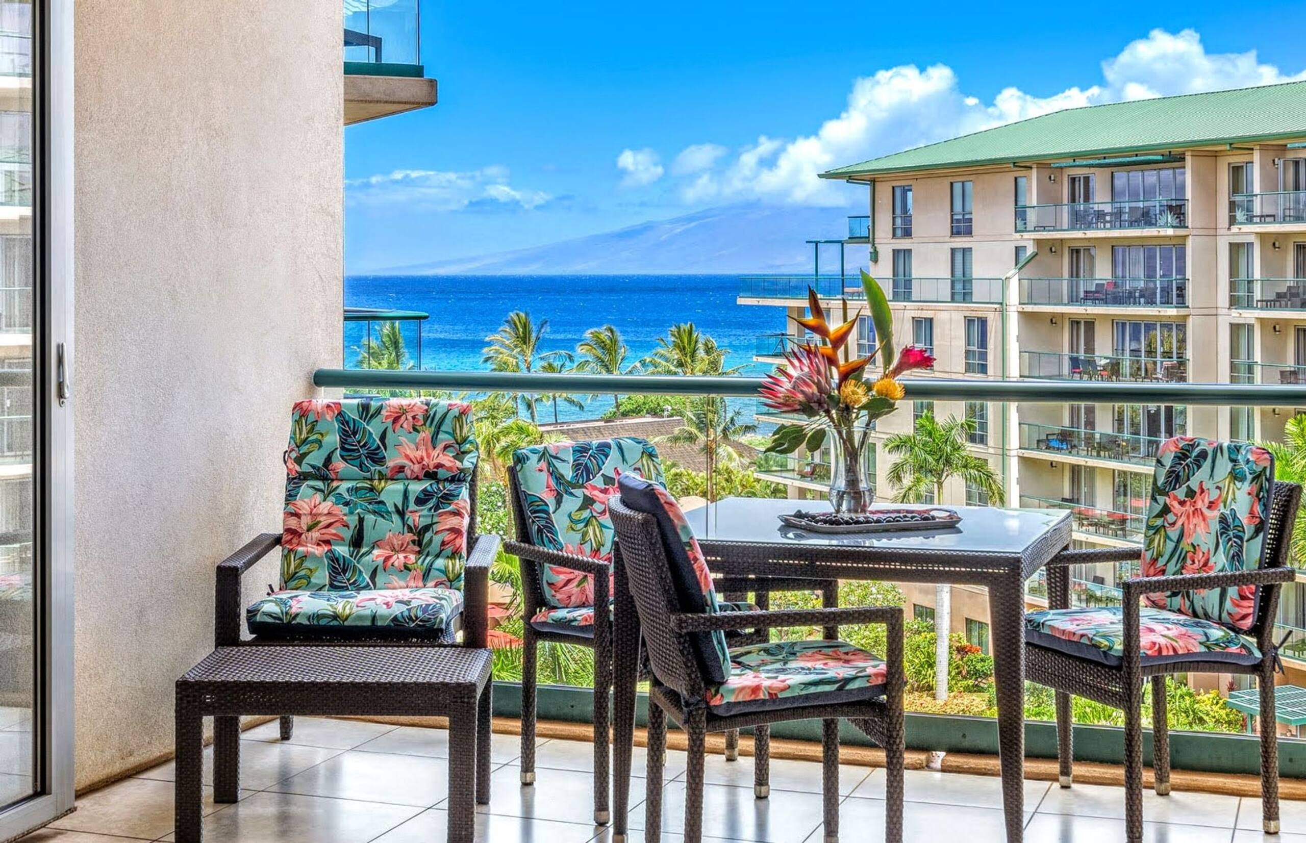 Condo in Lahaina · ★4.68 · Studio · 3 beds · 1 bath - Image 5