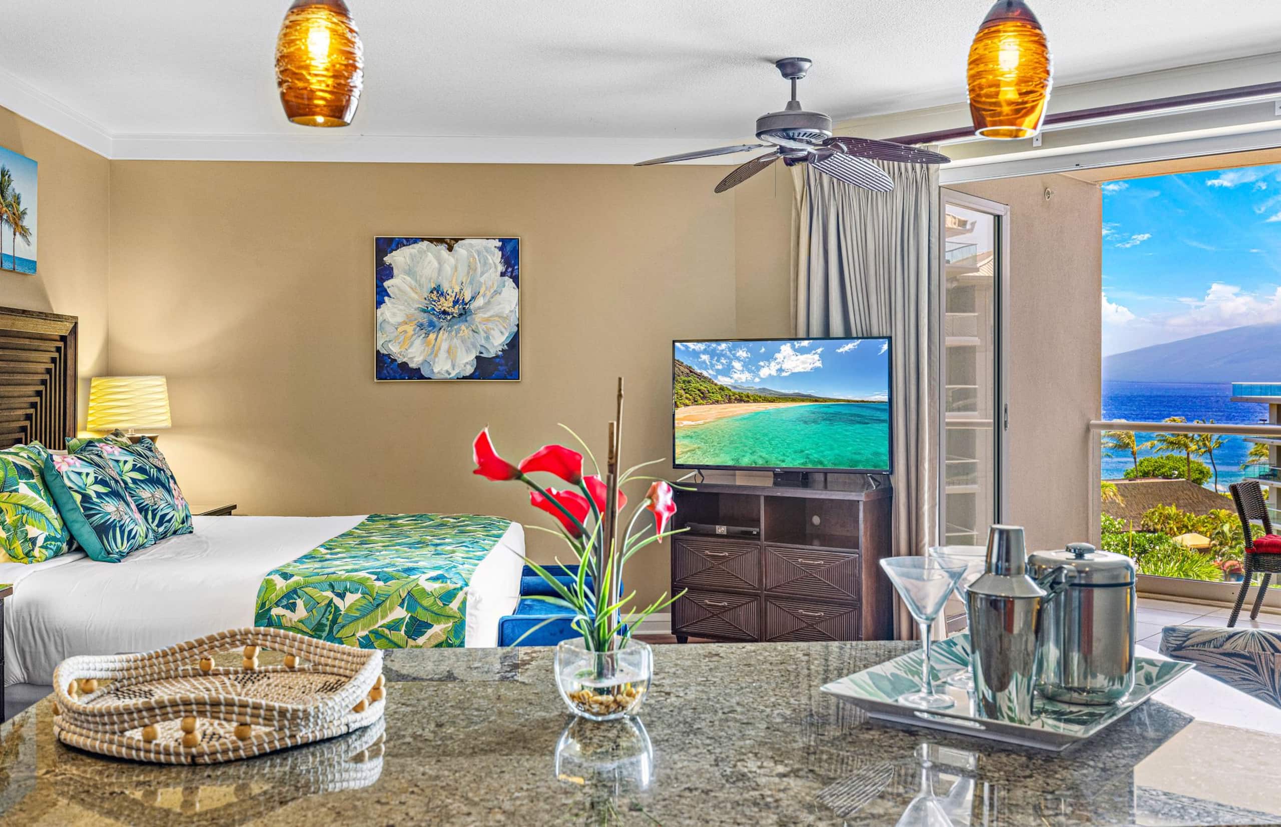 Condo in Lahaina · ★4.68 · Studio · 3 beds · 1 bath - Image 12