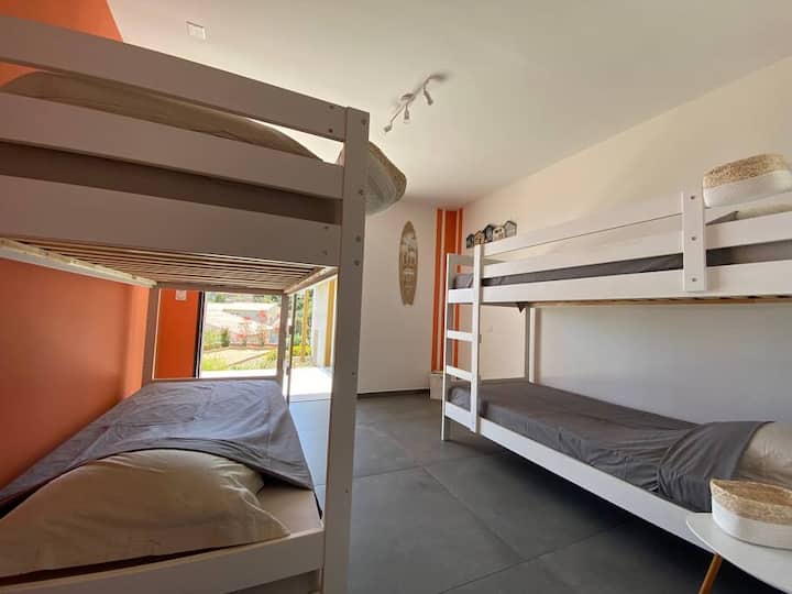 Dorm - pétanque court floor