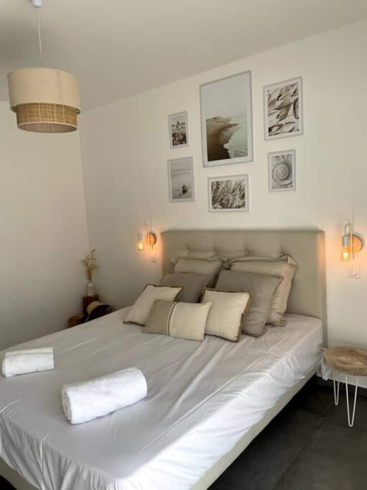 Bedroom for 2 people (living room floor)