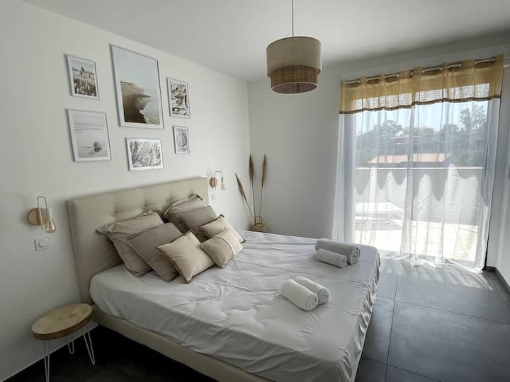 Bedroom for 2 people (living room floor)