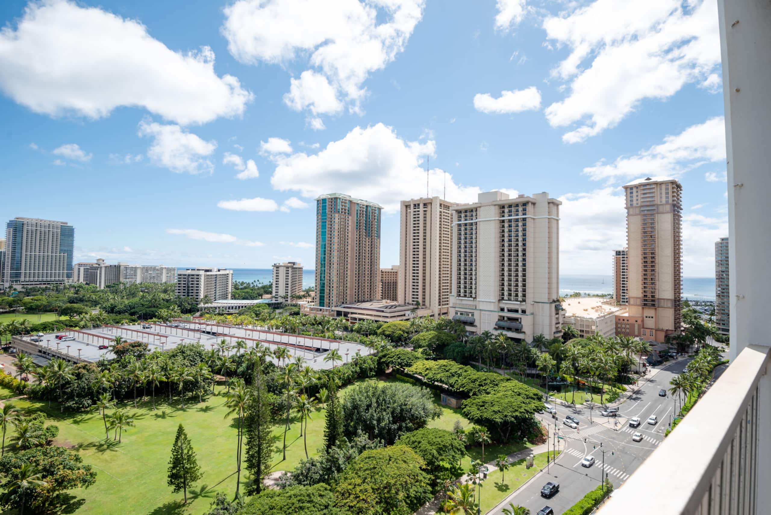 Condo in Honolulu · ★4.64 · 1 bedroom · 2 beds · 1 bath - Image 16