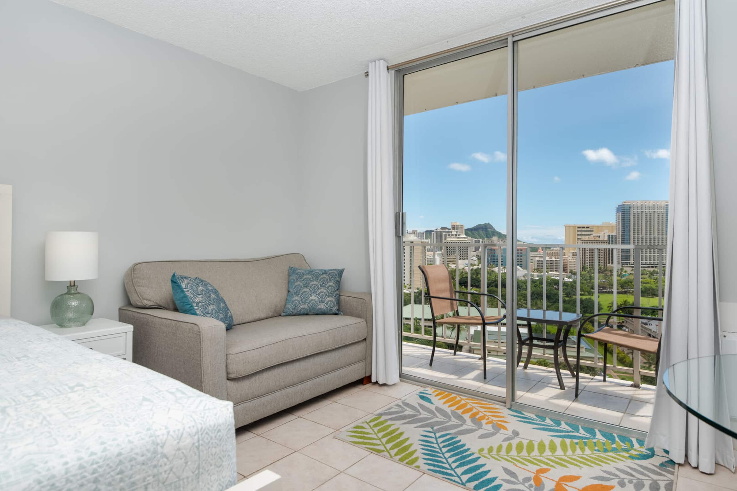 Condo in Honolulu · ★4.64 · 1 bedroom · 2 beds · 1 bath - Image 25