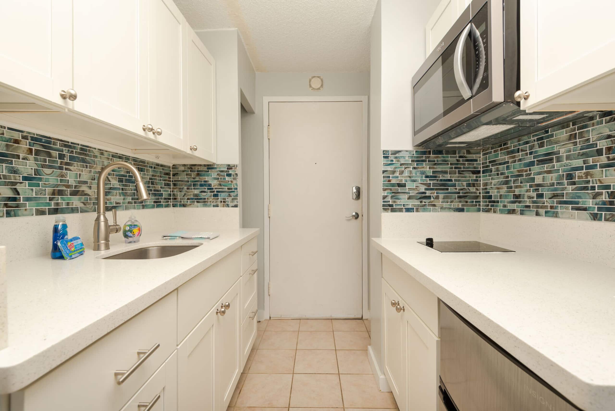 Condo in Honolulu · ★4.64 · 1 bedroom · 2 beds · 1 bath - Image 3