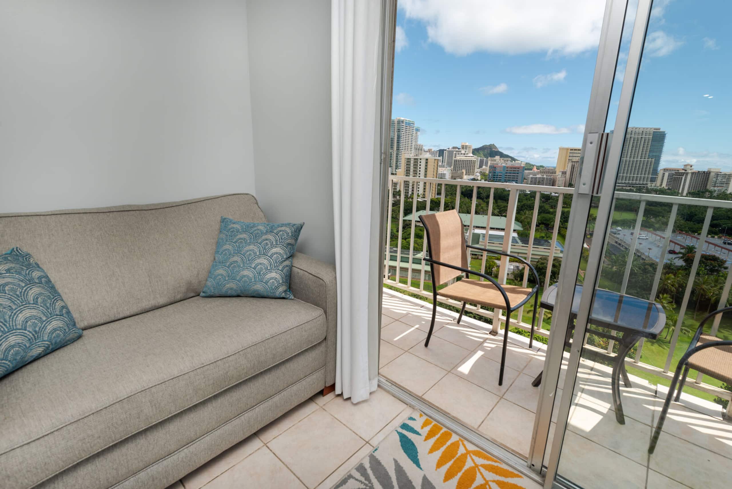 Condo in Honolulu · ★4.64 · 1 bedroom · 2 beds · 1 bath - Image 18