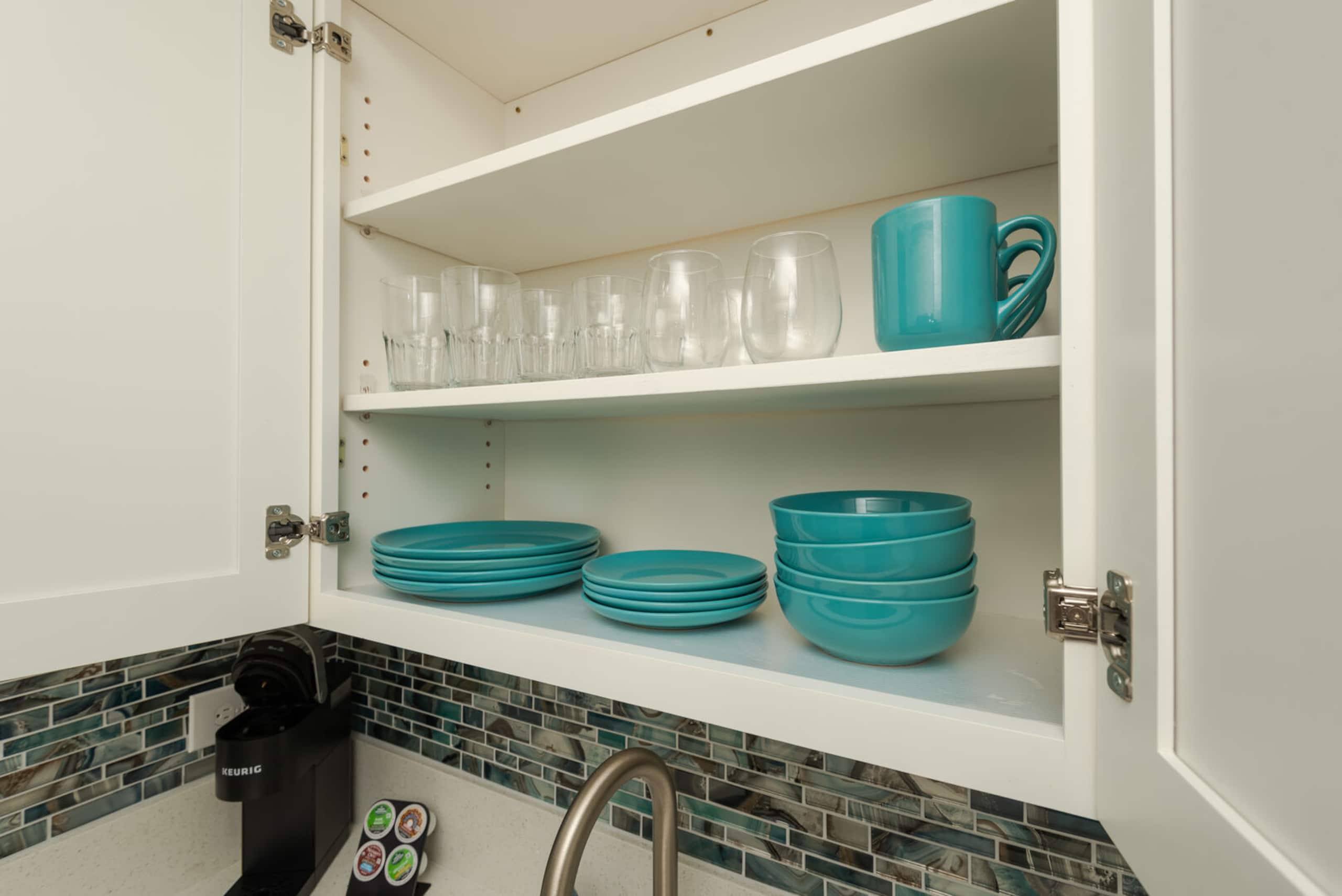 Condo in Honolulu · ★4.64 · 1 bedroom · 2 beds · 1 bath - Image 4