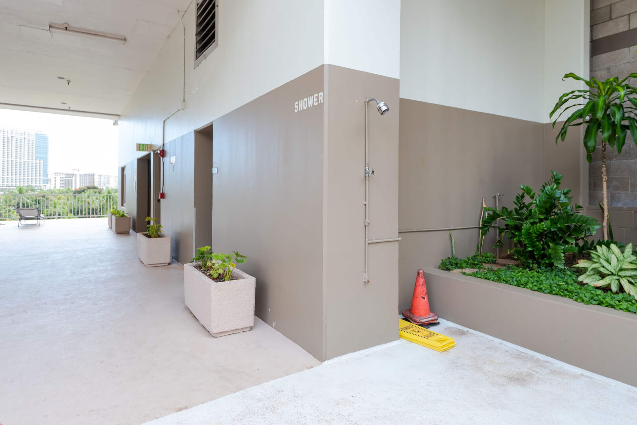 Condo in Honolulu · ★4.64 · 1 bedroom · 2 beds · 1 bath - Image 28