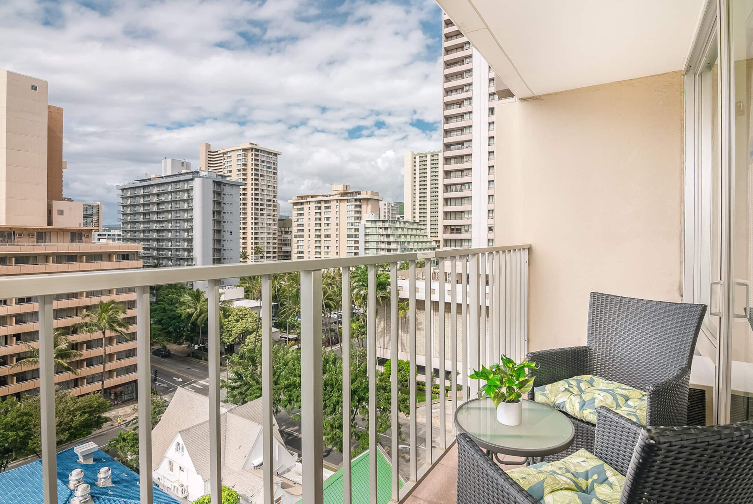 Condo in Honolulu · ★4.85 · 1 bedroom · 1 bed · 1 private bath - Image 9