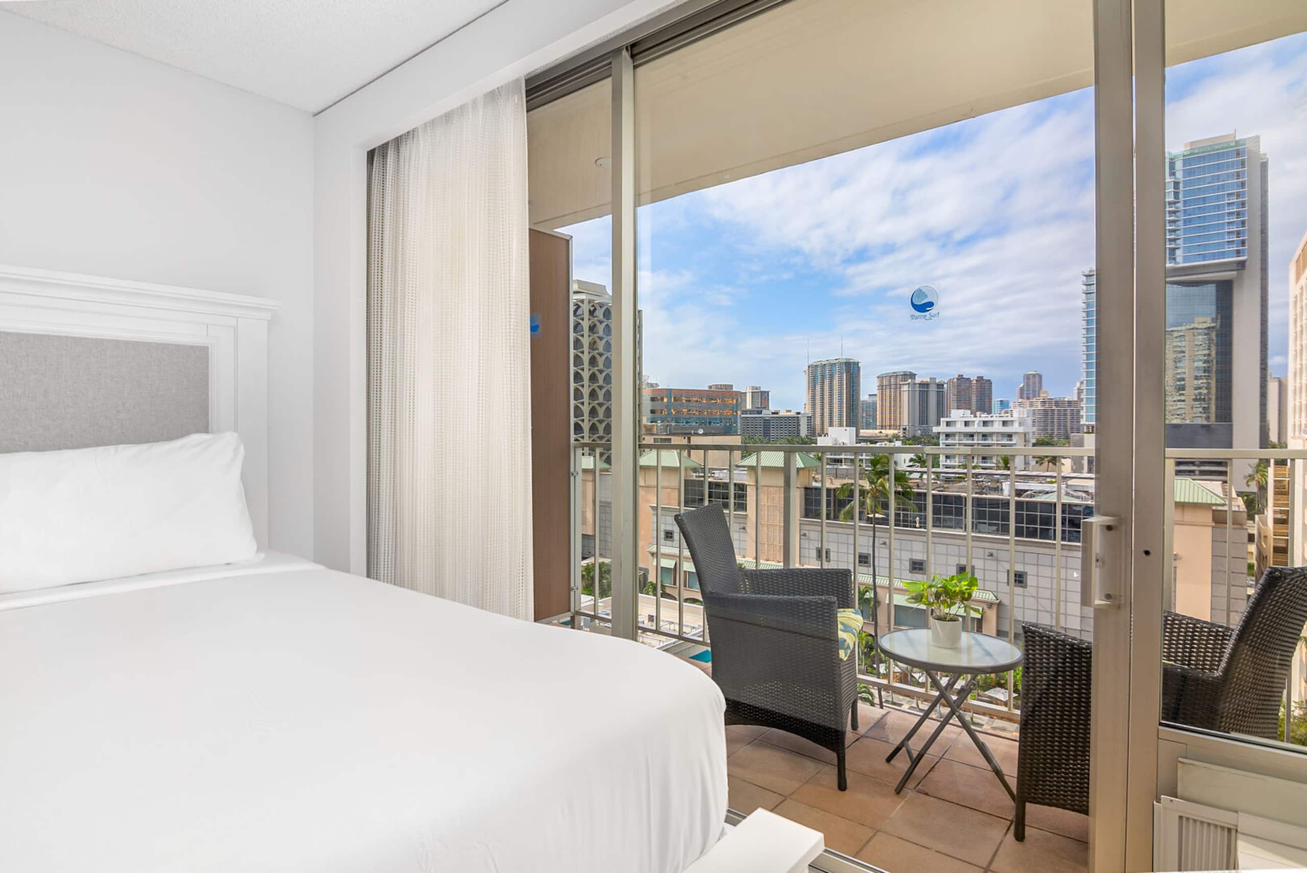 Condo in Honolulu · ★4.85 · 1 bedroom · 1 bed · 1 private bath - Image 7