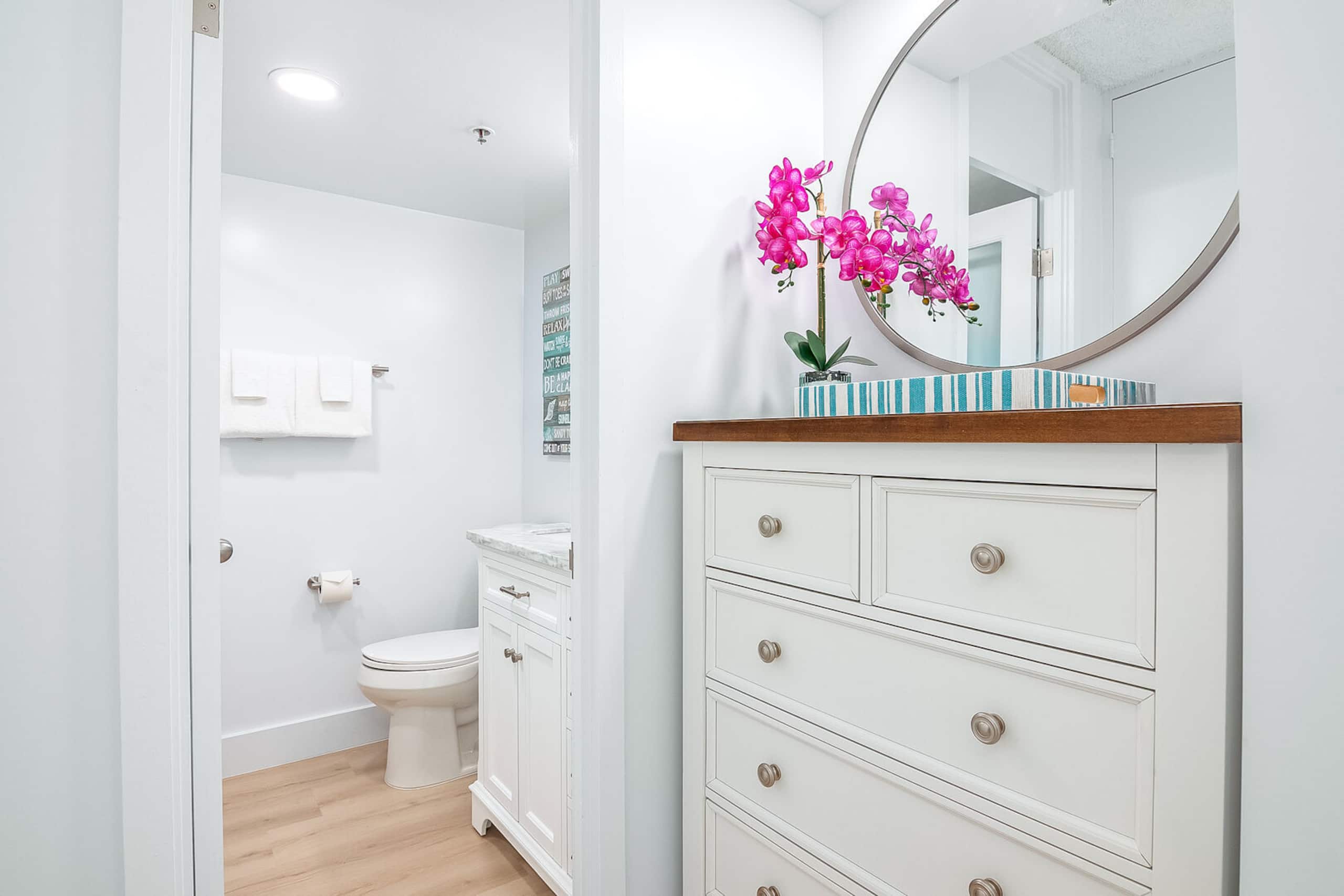 Condo in Honolulu · ★4.69 · 1 bedroom · 1 bed · 1 private bath - Image 23
