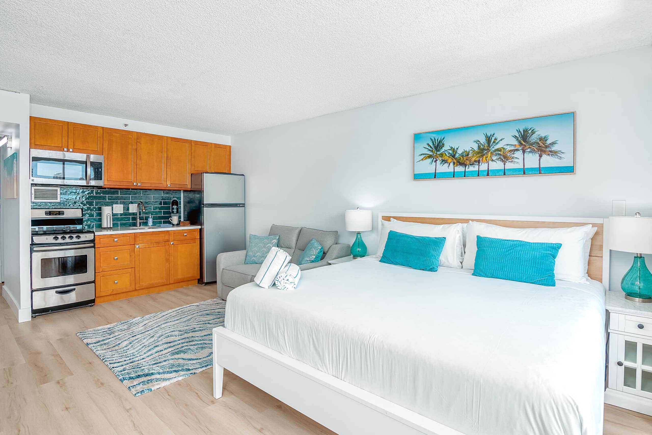 Condo in Honolulu · ★4.69 · 1 bedroom · 1 bed · 1 private bath - Image 14