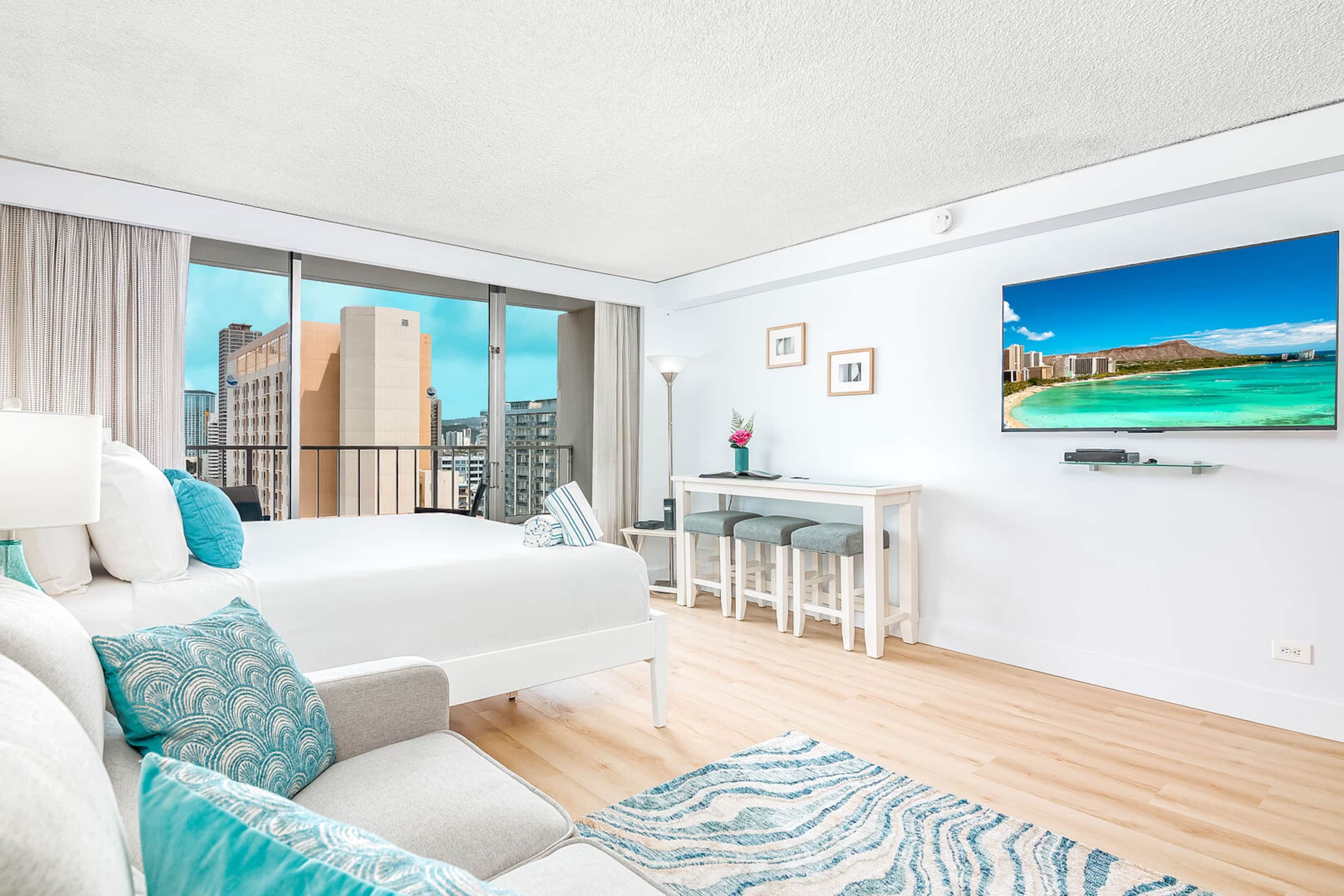 Condo in Honolulu · ★4.69 · 1 bedroom · 1 bed · 1 private bath - Image 13