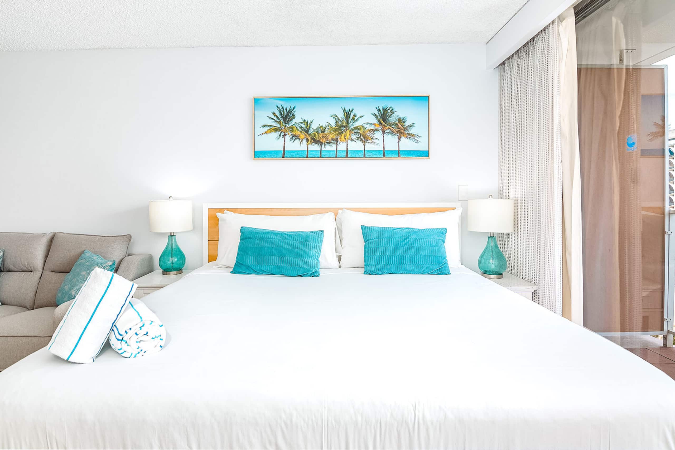 Condo in Honolulu · ★4.69 · 1 bedroom · 1 bed · 1 private bath - Image 12