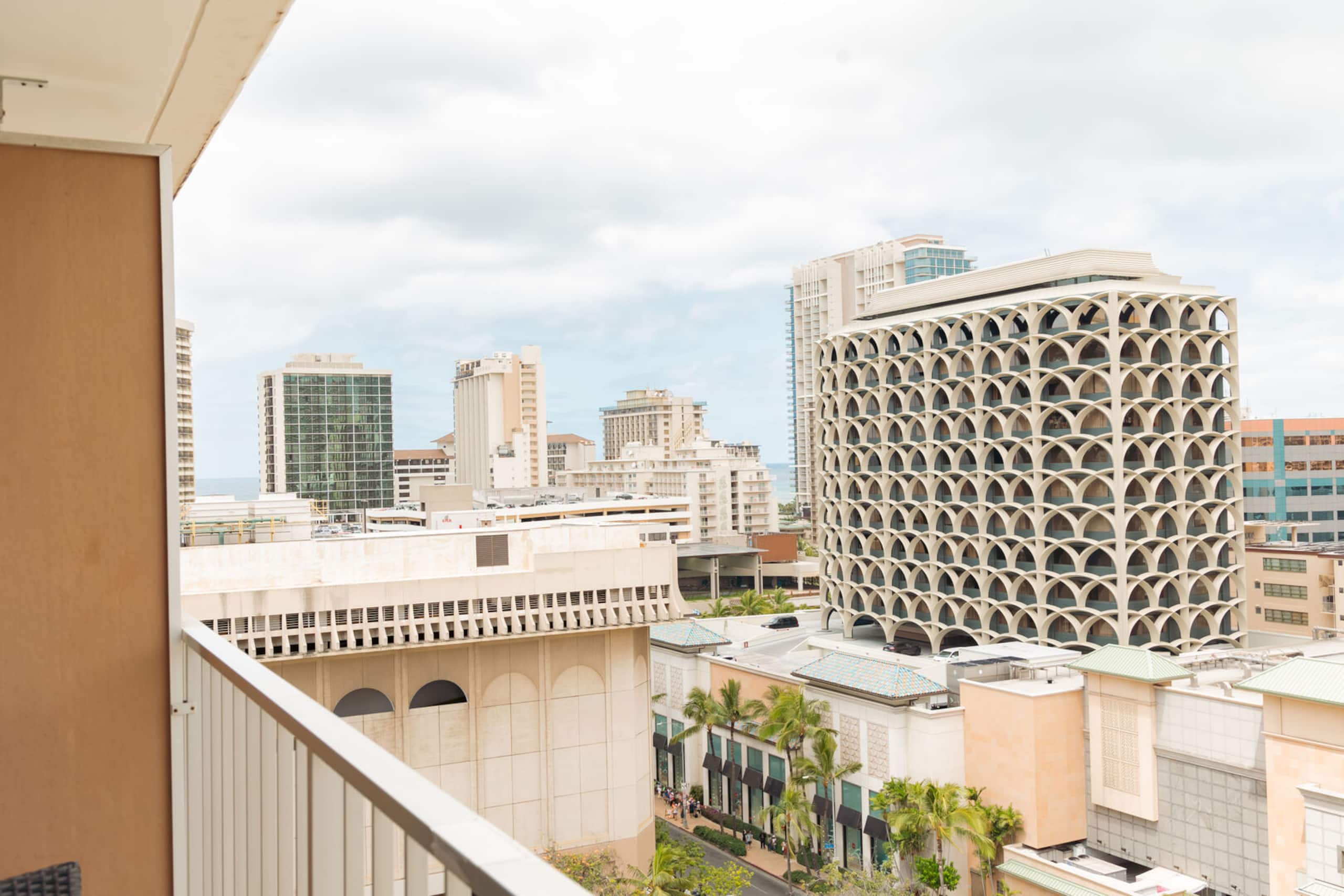 Condo in Honolulu · ★4.69 · 1 bedroom · 1 bed · 1 private bath - Image 27
