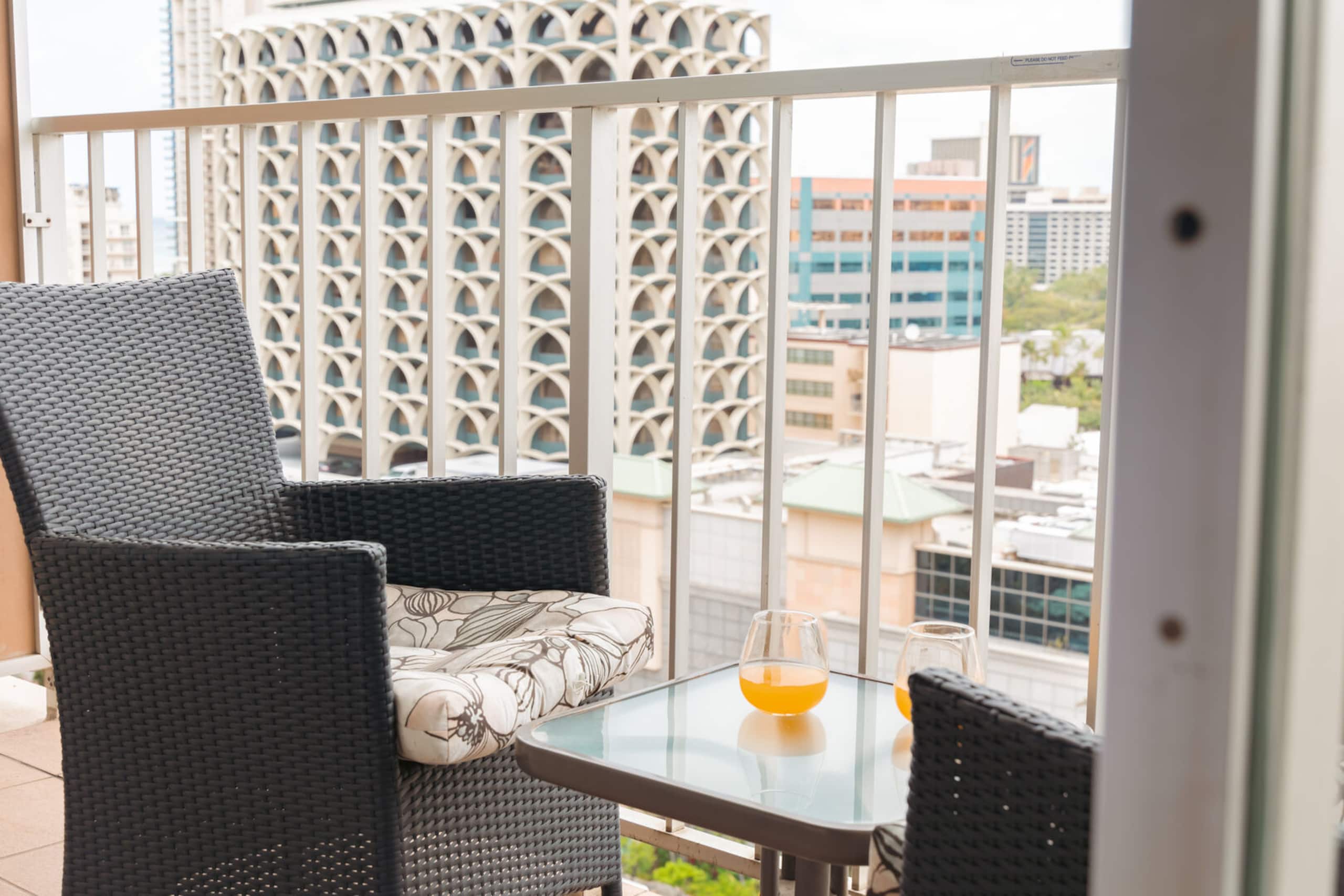 Condo in Honolulu · ★4.69 · 1 bedroom · 1 bed · 1 private bath - Image 28