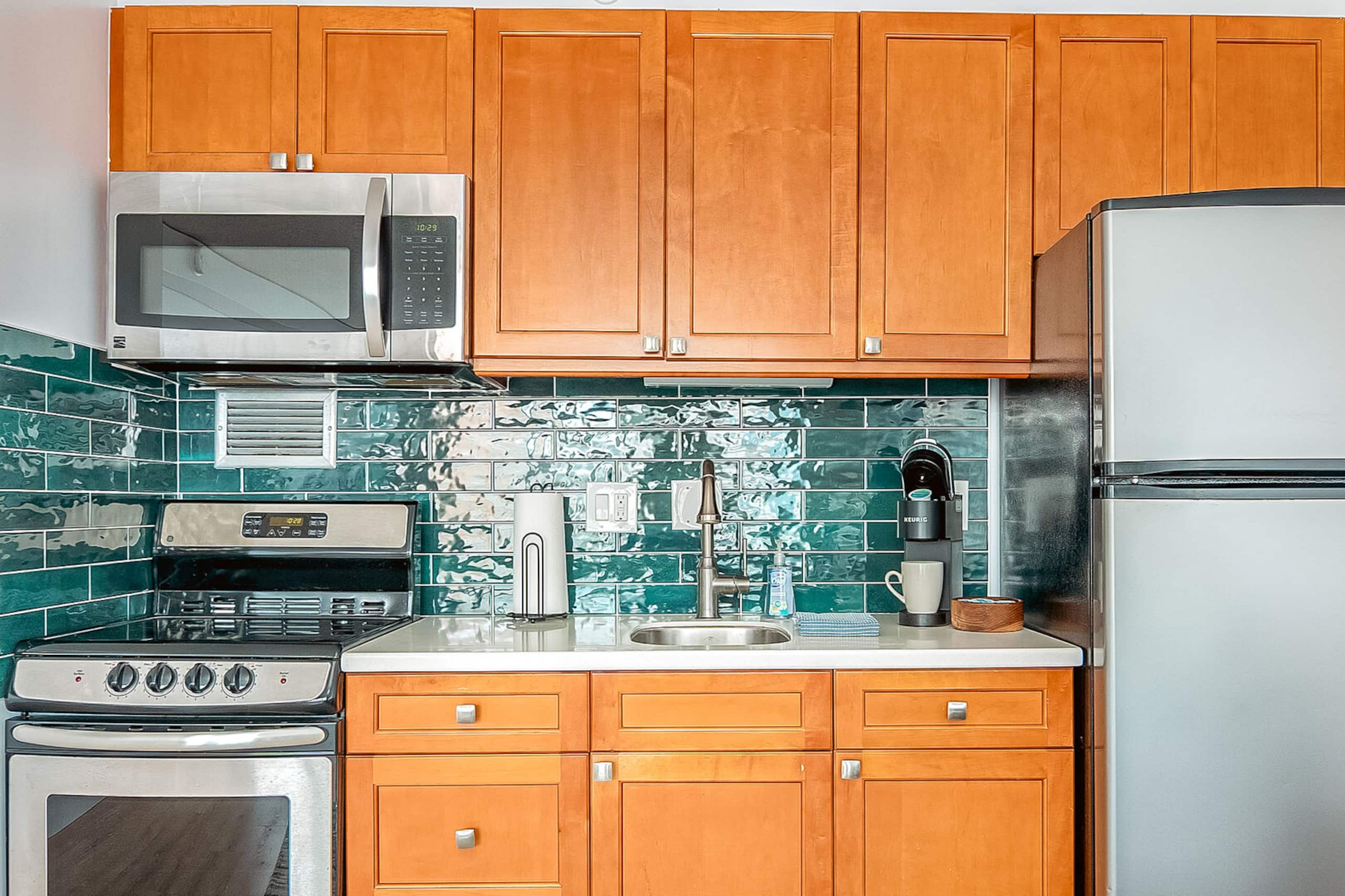Condo in Honolulu · ★4.69 · 1 bedroom · 1 bed · 1 private bath - Image 3