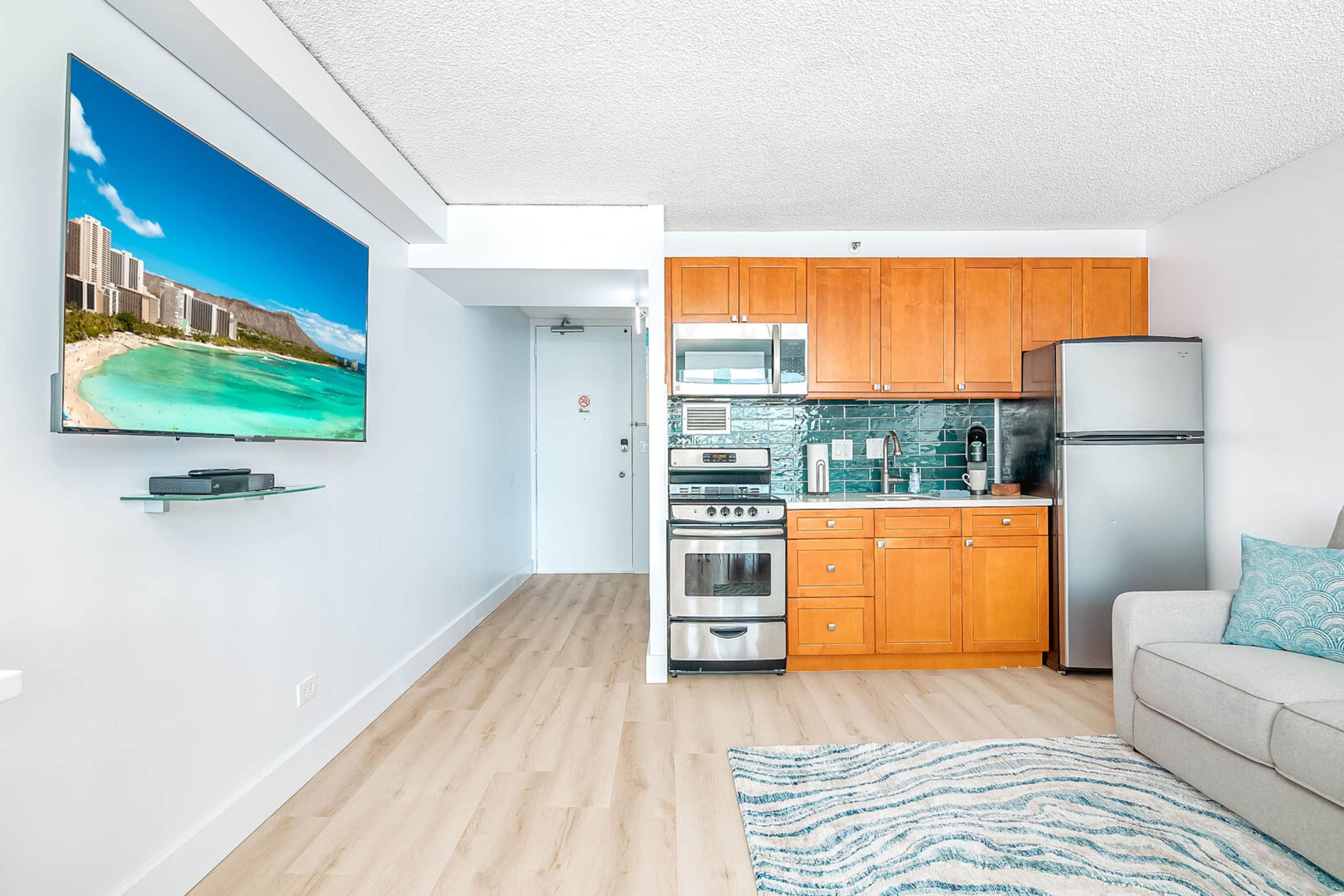 Condo in Honolulu · ★4.69 · 1 bedroom · 1 bed · 1 private bath - Image 10