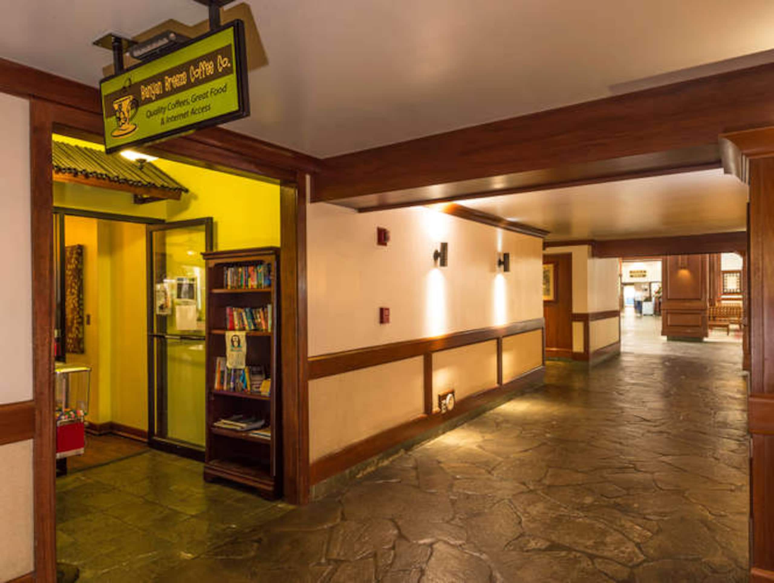 Condo in Honolulu · ★4.74 · 1 bedroom · 2 beds · 1 private bath - Image 15
