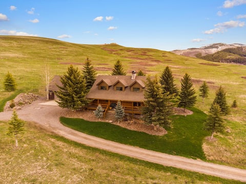 Gallatin Gateway Sanctuary -Log home with spectacu