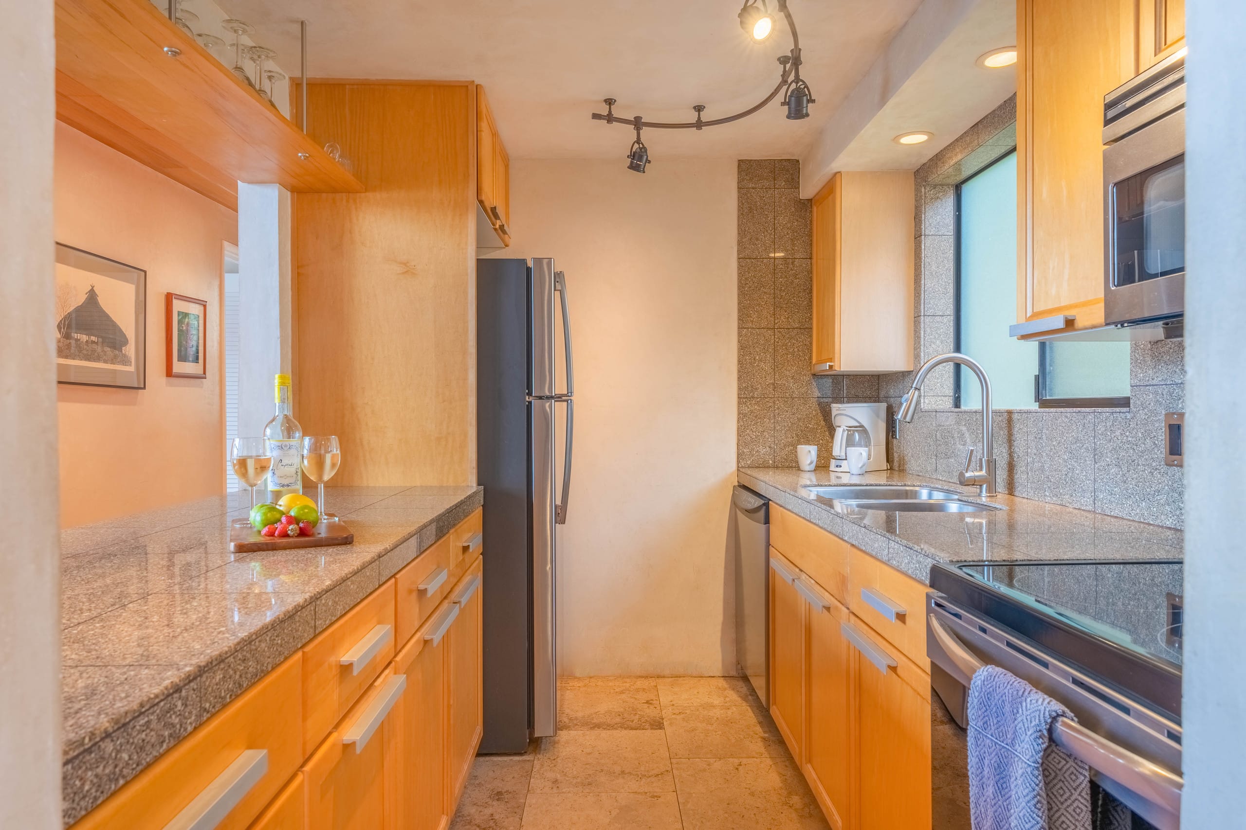Condo in Wailuku · ★4.84 · 2 bedrooms · 3 beds · 2 baths - Image 17