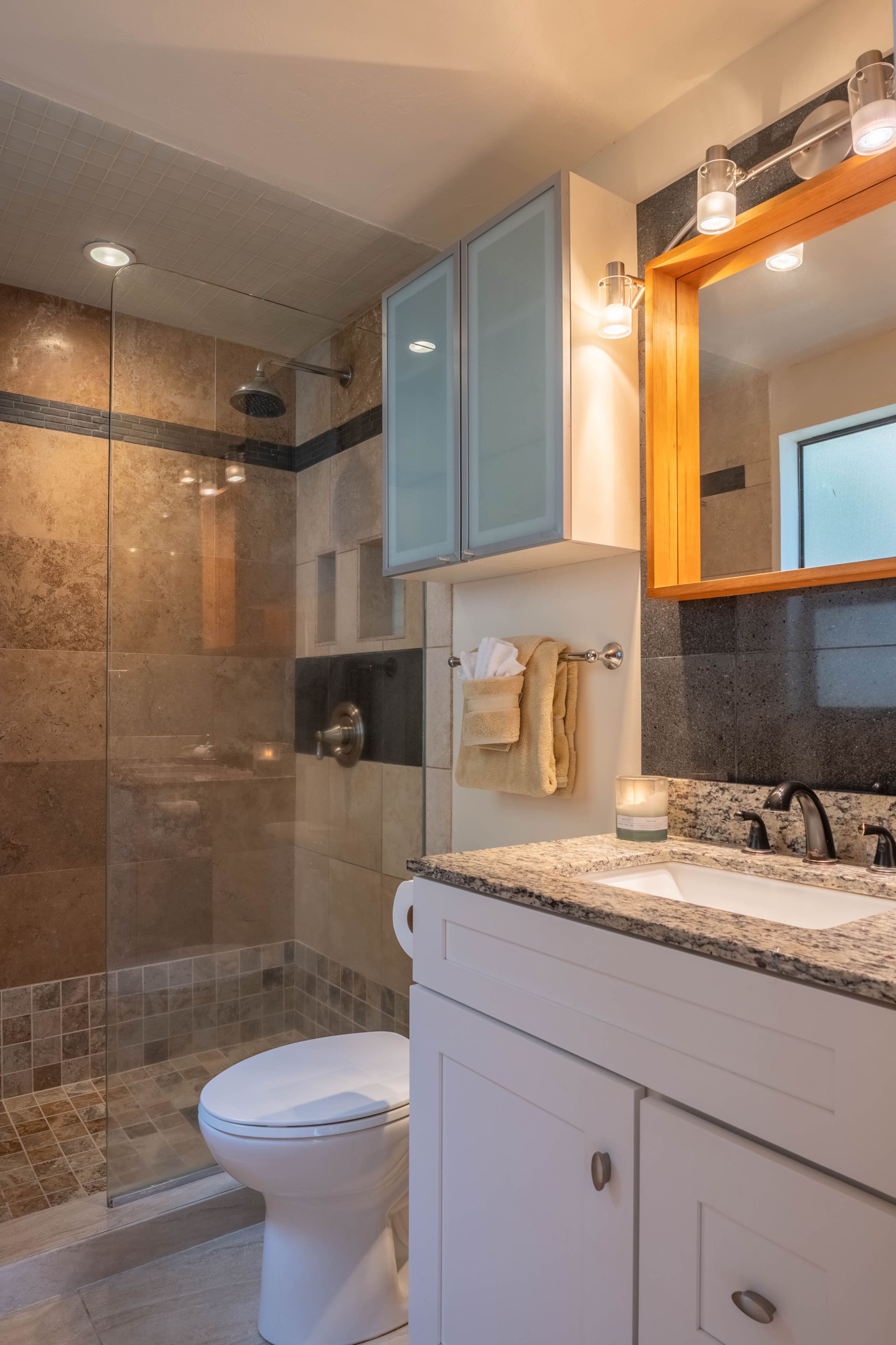 Condo in Wailuku · ★4.84 · 2 bedrooms · 3 beds · 2 baths - Image 21