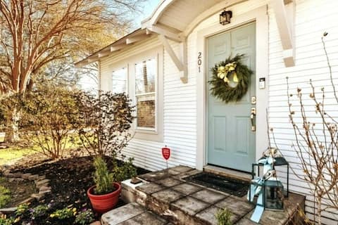1955 Historic Downtown Bungalow