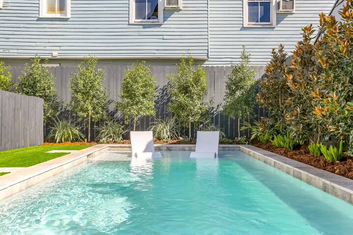 Magnificent Outdoor Paradise | Heated Pool gallery image 5