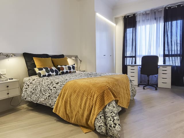 City Hall – Central Market, 8 Pax – 4 bedrooms gallery image 5