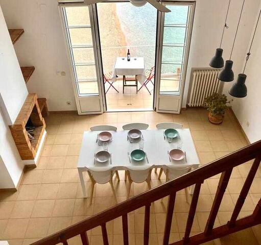 Beachfront Calella Dúplex gallery image 5