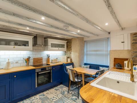 Finest Retreats | Old Harbour Cottage